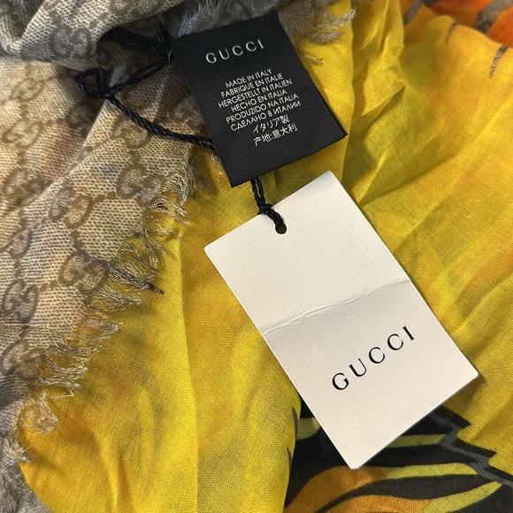 Gucci // Y2K Vintage Monogram Red Tiger shawl/ scarf - Picture 9 of 14